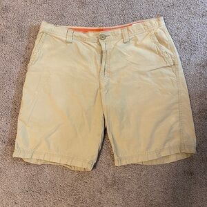 𝅺Columbia Men’s Shorts in Beige Tan Color sz Waist 34”